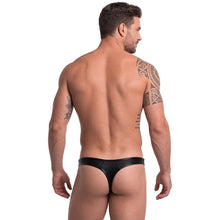 Lade das Bild in den Galerie-Viewer, Herren String Lederimitat mit Karabinerkette "Tom"