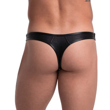 Lade das Bild in den Galerie-Viewer, Herren String Lederimitat mit Karabinerkette "Tom"