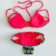 Lade das Bild in den Galerie-Viewer, Bikini Set im bunten Ethno-Print, Größe M
