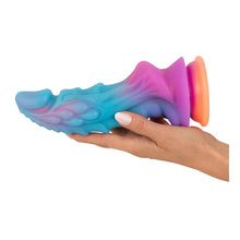 Lade das Bild in den Galerie-Viewer, Dildo mit Saugfuß bunt aus Liquid Silikon - 21,5 cm
