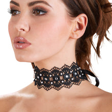 Lade das Bild in den Galerie-Viewer, Gesticktes Halsband mit Perlen und Strass &quot;Heidi&quot;
