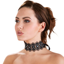 Lade das Bild in den Galerie-Viewer, Gesticktes Halsband mit Perlen und Strass &quot;Heidi&quot;
