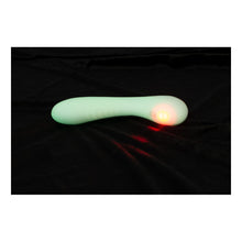 Lade das Bild in den Galerie-Viewer, Silikon G-Spot Vibrator - leuchtet im Dunkeln - 17,9 cm
