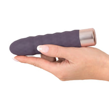 Lade das Bild in den Galerie-Viewer, Silikon Elegant Vibrator mit 10 Vibrationsmodi, 15cm &quot;Diamond Vibe&quot;
